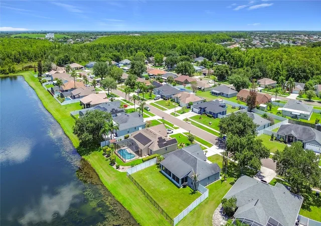 Photo 3 of Single family home for sale at 3600 Yellow Bird Ct, Saint Cloud, FL 34772 | MLS# S5152658 | Listing updated on 2026-08-13