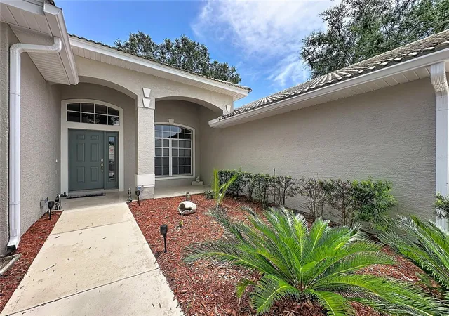 Photo 3 of Single family home for sale at 2112 Saint Ives Ct, Clermont, FL 34711 | MLS# G5114395 | Listing updated on 2026-08-23