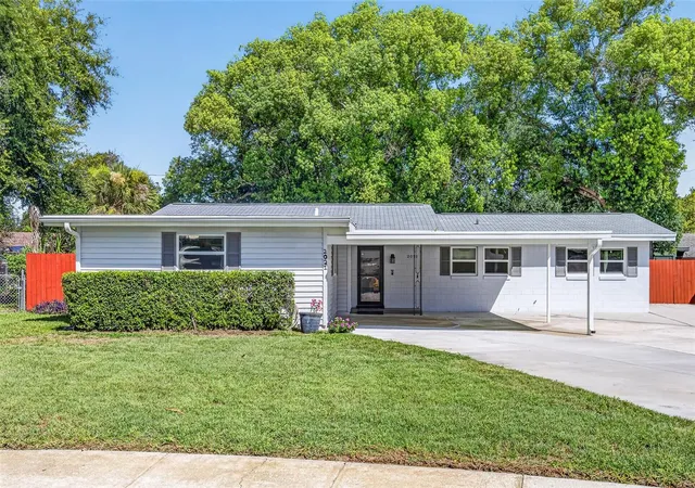 Photo 1 of Single family home for sale at 2021 Oliver Pl, Winter Haven, FL 33881 | MLS# P4939187 | Listing updated on 2026-09-06