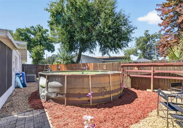 Photo 3 of Single family home for sale at 2021 Oliver Pl, Winter Haven, FL 33881 | MLS# P4939187 | Listing updated on 2026-09-06