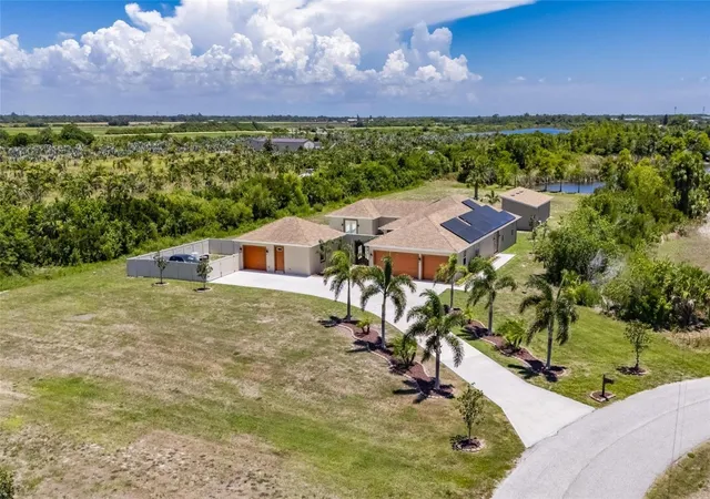 3rd image of 3016 Smilodon Trl, Ruskin, FL 33570 | MLS# TB8524137