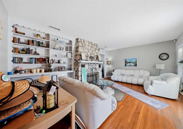 5th image of 726 Mandalay Ave, Clearwater Beach, FL 33767 | MLS# TB8524139