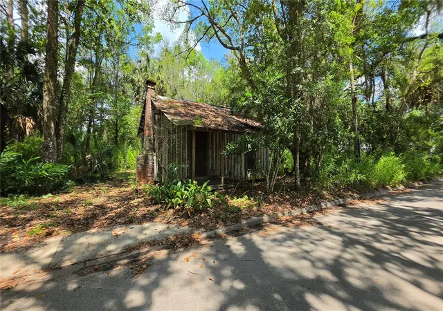 4th image of 304 Nw 5Th St, Micanopy, FL 32667 | MLS# GC541530