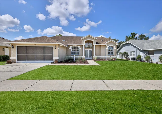 Photo 4 of Single family home for sale at 10376 Henderson St, Spring Hill, FL 34608 | MLS# W7887158 | Listing updated on 2026-09-28