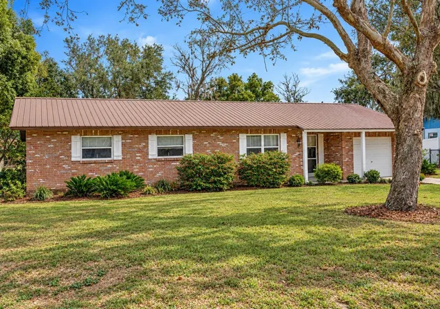 Single family home for sale at 12212 Floral Ln, THONOTOSASSA, FL 33592 | MLS# TB8524150
