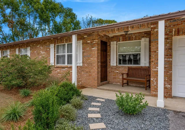 2nd image of 12212 Floral Ln, Thonotosassa, FL 33592 | MLS# TB8524150