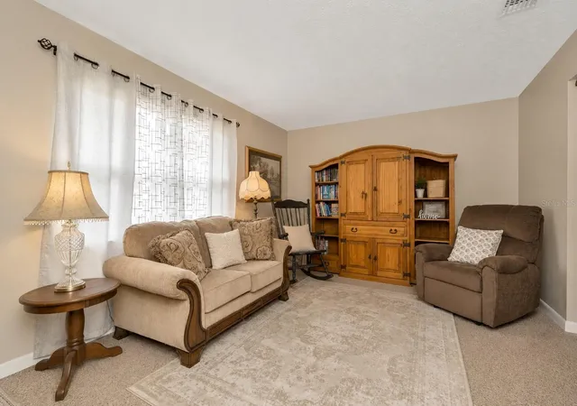 3rd image of 12212 Floral Ln, Thonotosassa, FL 33592 | MLS# TB8524150