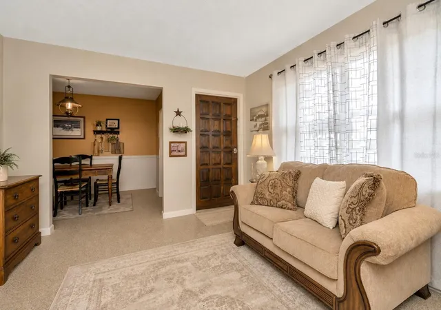 4th image of 12212 Floral Ln, Thonotosassa, FL 33592 | MLS# TB8524150