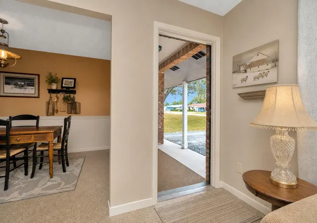 5th image of 12212 Floral Ln, Thonotosassa, FL 33592 | MLS# TB8524150