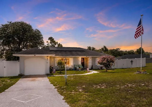 Photo 1 of Single family home for sale at 124 Oak Cir, Ocala, FL 34472 | MLS# O6420714 | Listing updated on 2026-09-25