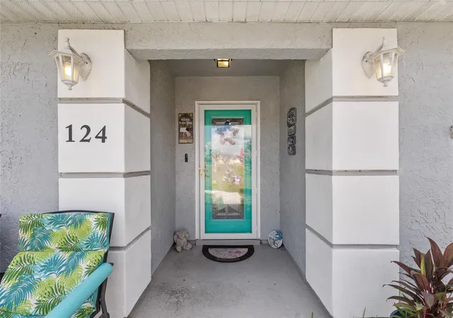 Photo 3 of Single family home for sale at 124 Oak Cir, Ocala, FL 34472 | MLS# O6420714 | Listing updated on 2026-09-25