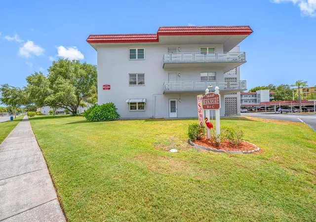 1st image of 5660 80Th St N, St. Petersburg, FL 33709