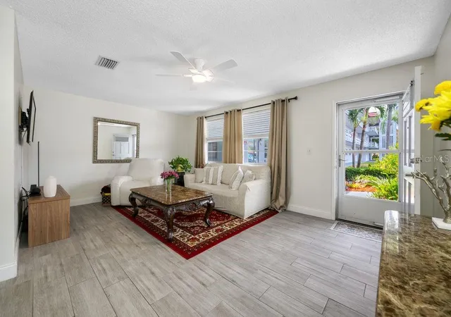 4th image of 5660 80Th St N, St. Petersburg, FL 33709