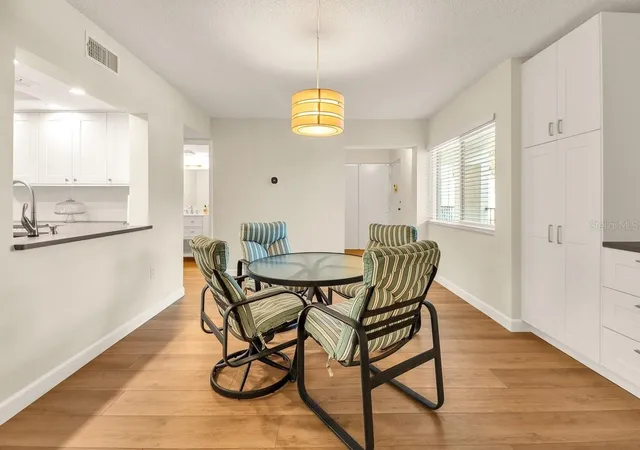 Listing Photo 5 - Condo for sale in building located at 2753 Orchid Oaks Dr, SARASOTA, FL 34239 - Unit #104