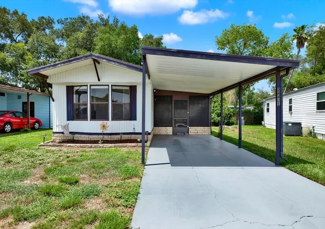 2nd image of 34421 Countryside Dr, Wesley Chapel, FL 33543 | MLS# TB8524168