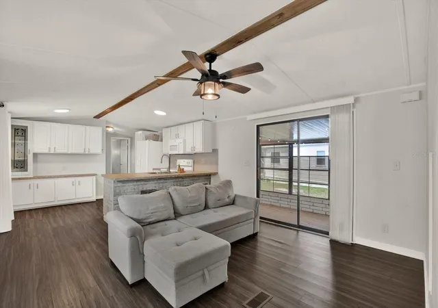 4th image of 34421 Countryside Dr, Wesley Chapel, FL 33543 | MLS# TB8524168