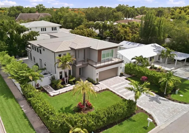 3rd image of 1805 Goldenrod St, Sarasota, FL 34239 | MLS# A4698419