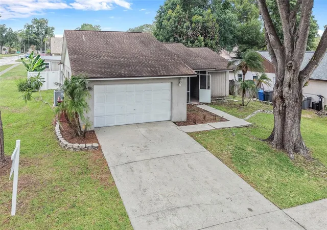 2nd image of 1702 Southwind Dr, Brandon, FL 33510 | MLS# TB8524170