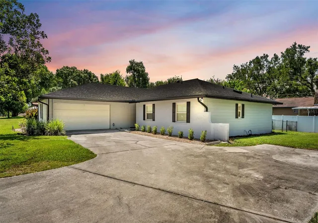 Homes for sale in Lakeland, FL | 1717 Tierra Alta Dr, Lakeland, FL 33813 | MLS# L4963142