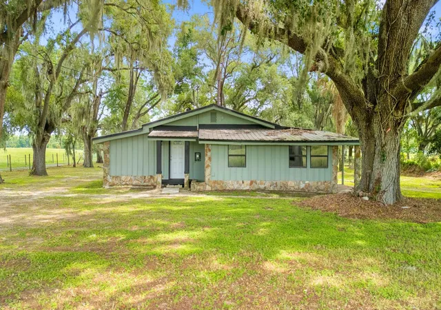 1st image of 12616 Thonotosassa Rd, Thonotosassa, FL 33592 | MLS# TB8524179