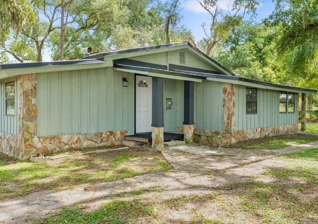 2nd image of 12616 Thonotosassa Rd, Thonotosassa, FL 33592 | MLS# TB8524179