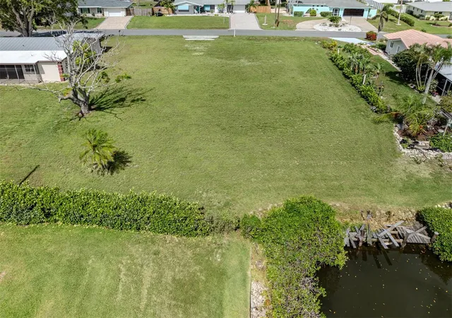 Homes for sale in Osprey, FL | 458 N Shore Dr, Osprey, FL 34229 | MLS# N6144855