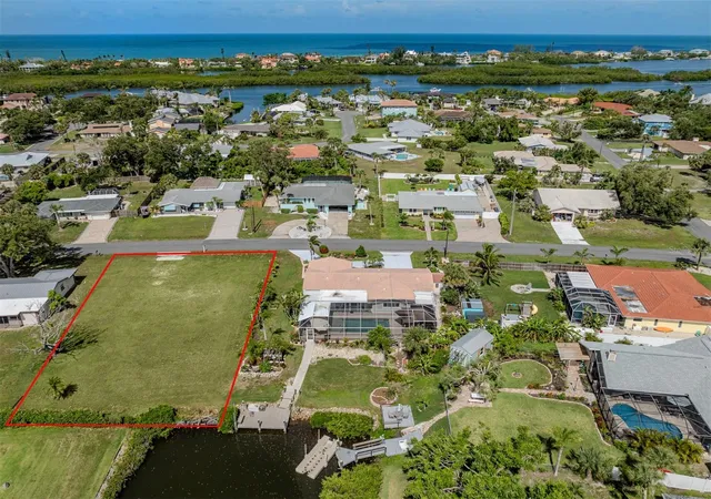 Homes for sale in Osprey, FL | 458 N Shore Dr, Osprey, FL 34229 | MLS# N6144855
