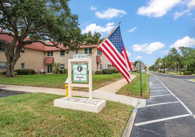 Photo 2 of Condo for sale at 10037 62nd Terrace N #1, St Petersburg, FL 33708 | MLS# TB8524186 | Listing updated on 2026-09-01