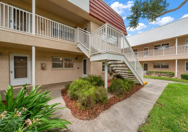 Photo 3 of Condo for sale at 10037 62nd Terrace N #1, St Petersburg, FL 33708 | MLS# TB8524186 | Listing updated on 2026-09-01