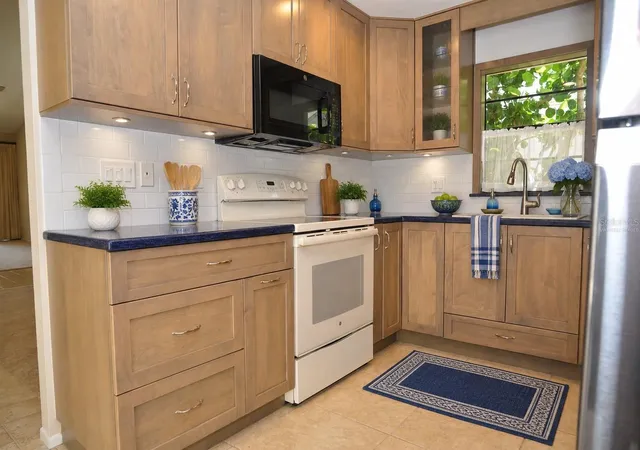 Photo 3 of House for sale at 5565 Salem Sq Dr N, Palm Harbor, FL 34685 | MLS# TB8524190 | Listing updated on 2026-09-20