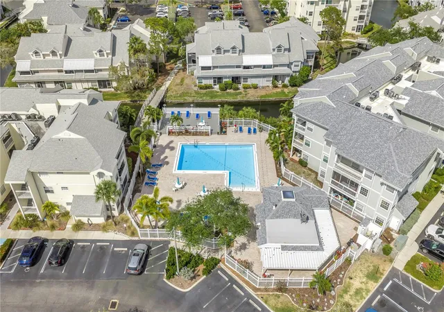 Listing Photo 2 - Condo for sale in building located at 6924 Stones Throw Cir N, ST PETERSBURG, FL 33710 - Unit #8103