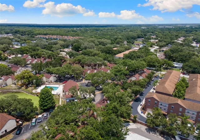 Listing Photo 2 - Condo for sale in building located at 5641 Ashley Oaks Dr, TAMPA, FL 33617 - Unit #37