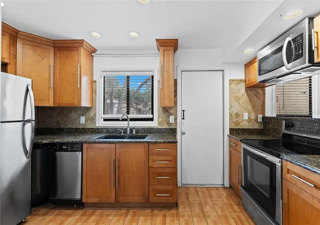 Photo 2 of Condo for sale at 5641 Ashley Oaks Dr #37, Tampa, FL 33617 | MLS# TB8524201 | Listing updated on 2026-07-31