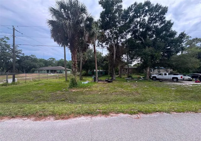 Photo 3 of Manufactured home for sale at 6702 Ne 1st Street, Okeechobee, FL 34974 | MLS# O6420764 | Listing updated on 2026-07-17