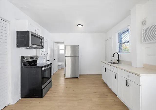 5th image of 1761 19th St S, Saint Petersburg, FL 33712