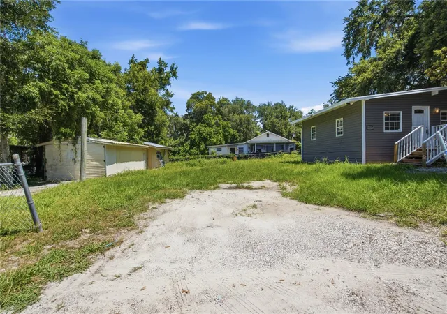 Photo 4 of Single family home for sale at 39217 Fibelkorn Rd, Zephyrhills, FL 33540 | MLS# TB8524208 | Listing updated on 2026-06-30