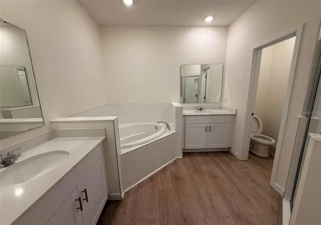 Photo 3 of Single family home for sale at 3042 Kingsman Trl, Ormond Beach, FL 32174 | MLS# O6420769 | Listing updated on 2026-09-08
