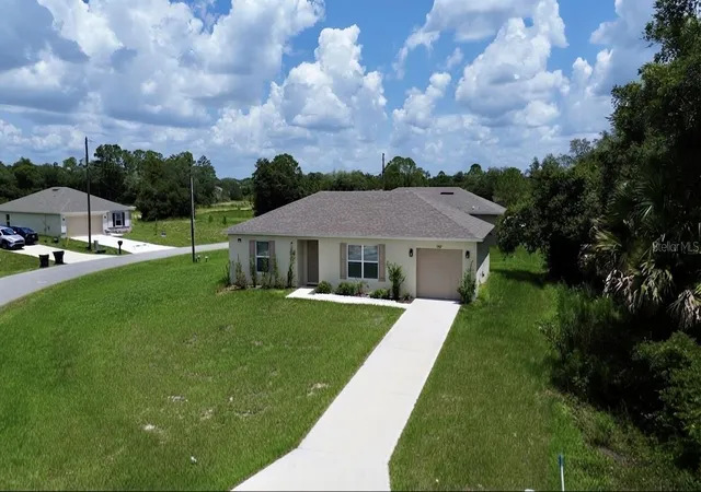 Photo 3 of Single family home for sale at 360 Bass Ct, Kissimmee, FL 34759 | MLS# O6420772 | Listing updated on 2026-10-01