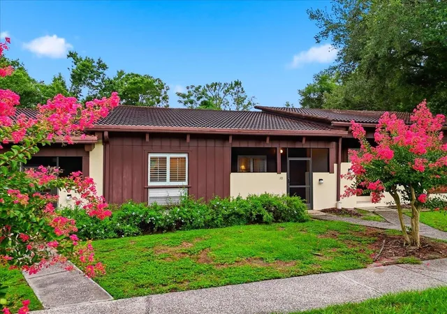 1st image of 10 El Recodo #10, Lakeland, FL 33813 | MLS# TB8524223