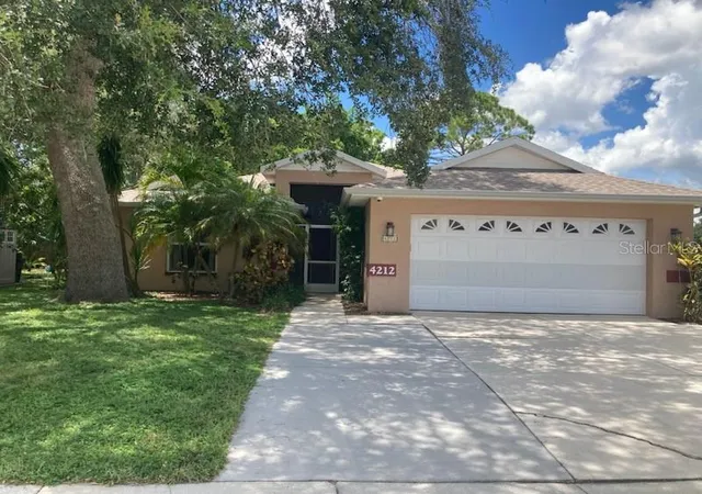 Photo 1 of Single family home for sale at 4212 Parry Dr, Sarasota, FL 34241 | MLS# TB8524226 | Listing updated on 2026-08-30