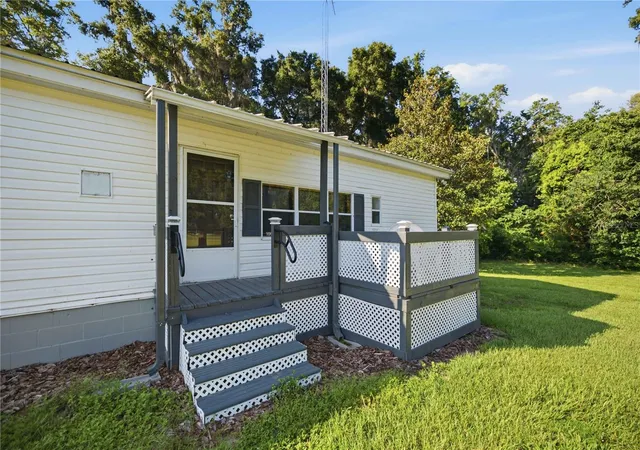 2nd image of 4950 Se 112th Street Rd, Belleview, FL 34420 | MLS# OM727569
