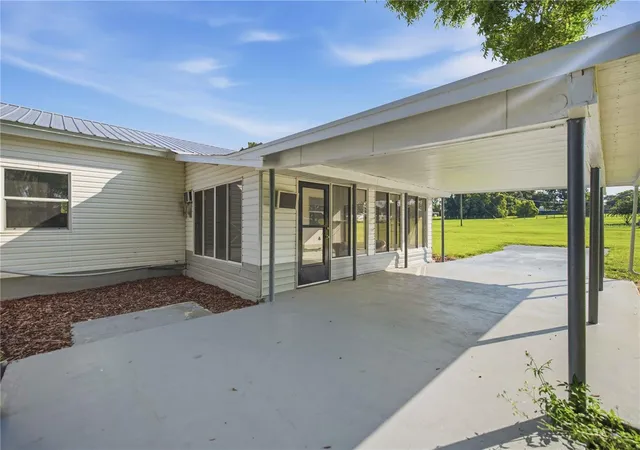 3rd image of 4950 Se 112Th Street Rd, Belleview, FL 34420 | MLS# OM727569