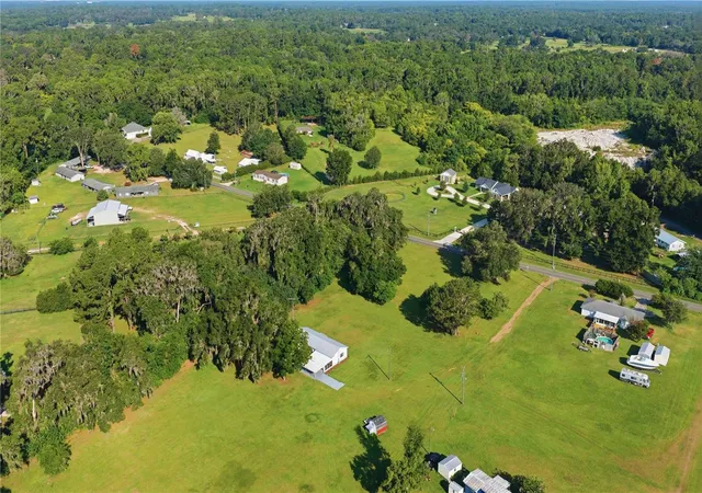 32nd image of 4950 Se 112th Street Rd, Belleview, FL 34420 | MLS# OM727569