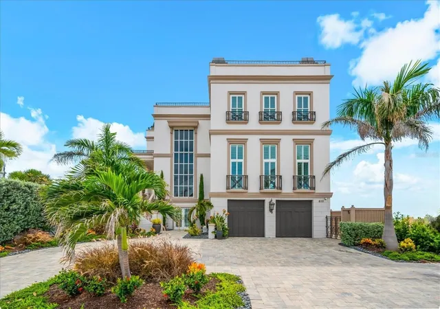 Photo 3 of Single family home for sale at 810 Eldorado Ave, Clearwater Beach, FL 33767 | MLS# TB8524231 | Listing updated on 2026-10-05