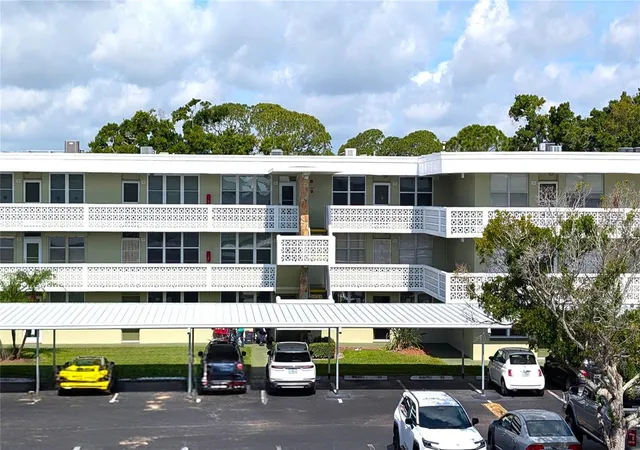 Homes for sale in St Petersburg, FL | 4890 Bay St Ne #324, St Petersburg, FL 33703 | MLS# TB8524249