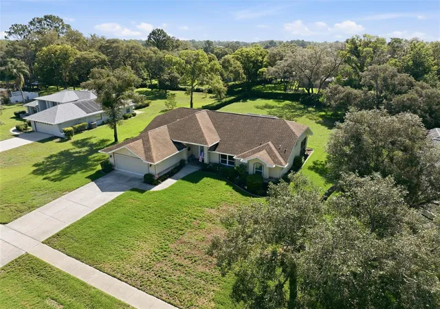 Photo 3 of Single family home for sale at 192 Preston Holw Dr, Spring Hill, FL 34609 | MLS# W7887171 | Listing updated on 2026-07-26