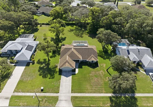 Photo 3 of Single family home for sale at 192 Preston Holw Dr, Spring Hill, FL 34609 | MLS# W7887171 | Listing updated on 2026-07-26