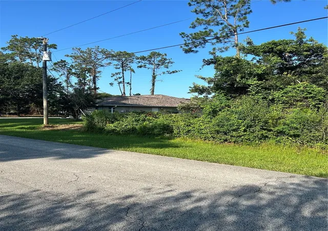 Photo 3 of Sale Pending at 6 Ryberry Dr, Palm Coast, FL 32164 | MLS# FC319584 | Listing updated on 2026-10-08