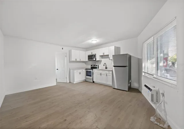 5th image of 1429 Laura St, CLEARWATER, FL 33755