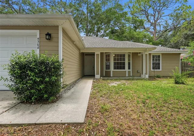 Photo 3 of Single family home for sale at 4308 Nw 35th Terrace, Gainesville, FL 32605 | MLS# GC541552 | Listing updated on 2026-09-16